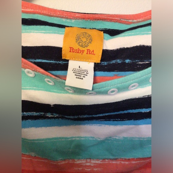 Ruby Rd  top size large - Picture 3 of 4